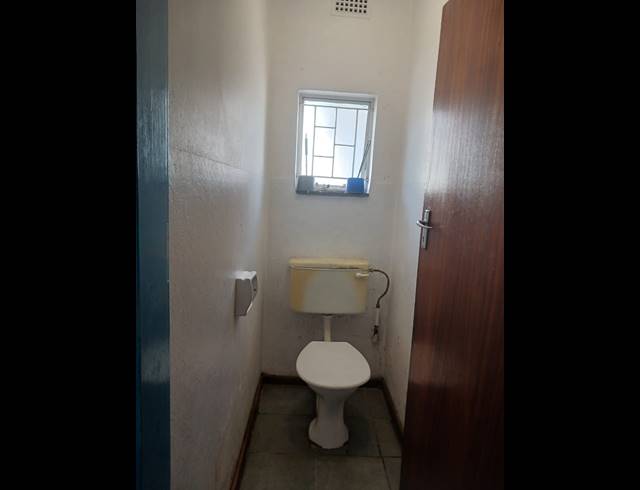 5 BEDROOM HOUSE FOR SALE IN PENINA PARK
